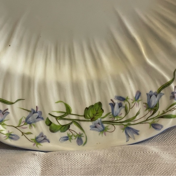 Dinnerware - Picture 4 of 5